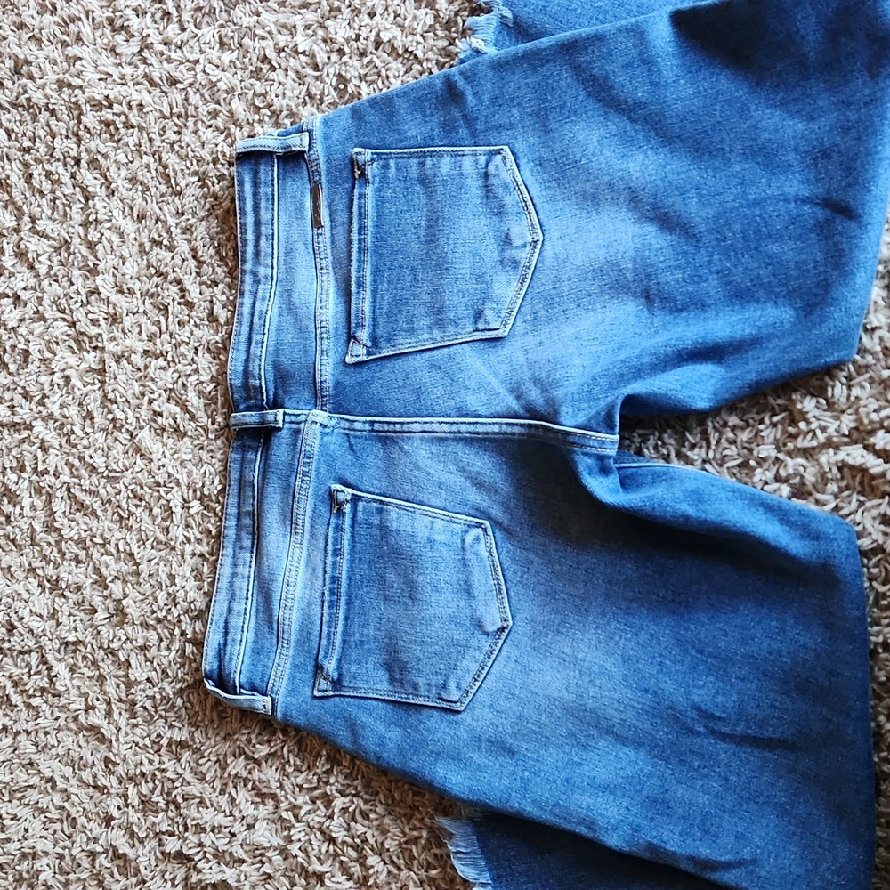 KanCan Distressed Denim Capris Size 13 - Picture 4 of 8